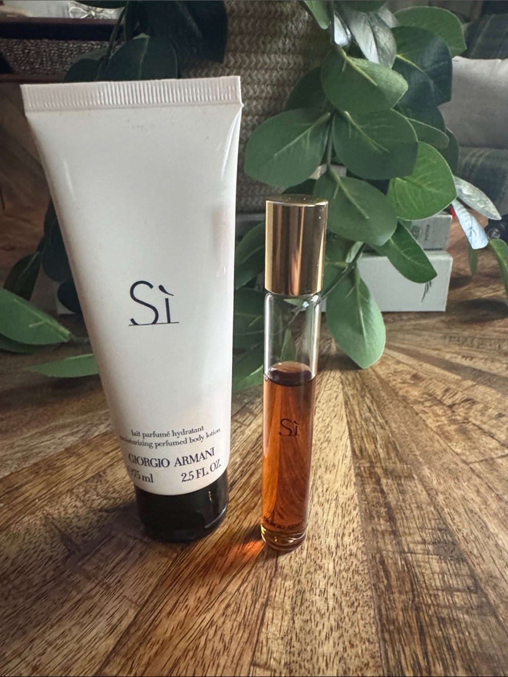 Giorgio Armani Sì Body Lotion Tube and Amber Roller Perfume